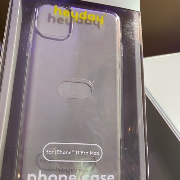 3 BRAND NEW iPhone 11 PRO MAX cases & 1 iPhone 11 PRO case . - Picture 2 of 5